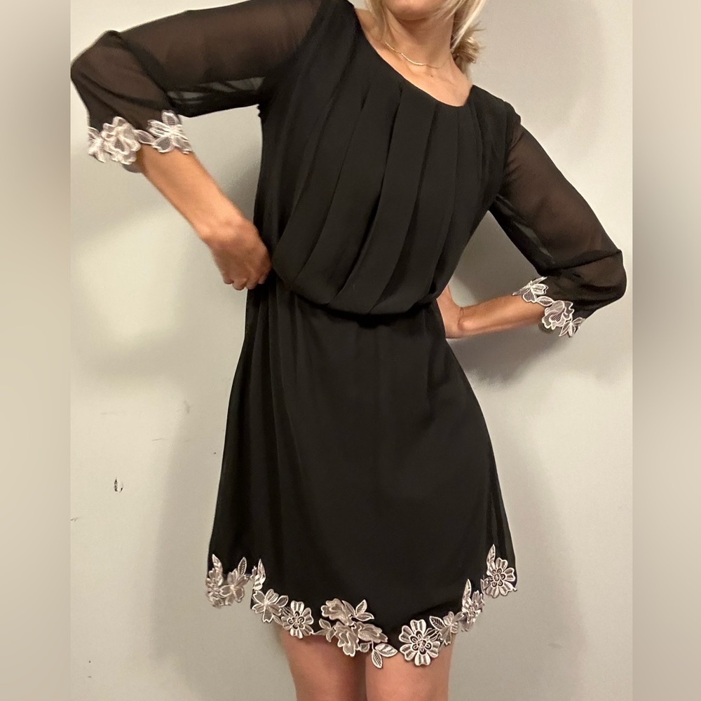 Jessica Simpson detailed dress!